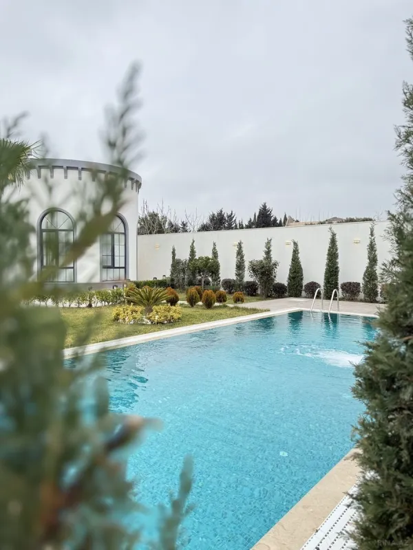 Satılır 5 otaqlı həyət evi 300 m²