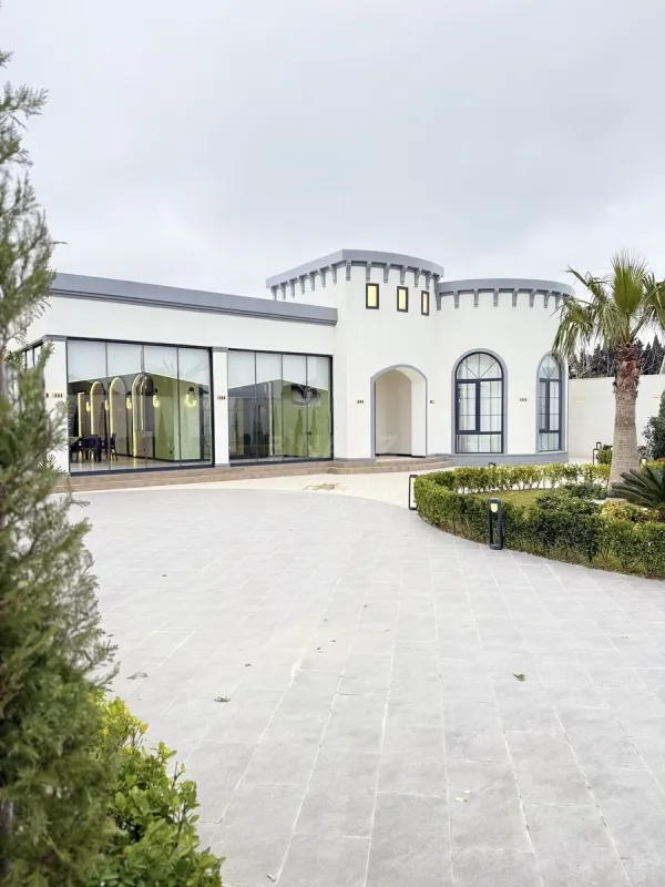 Satılır 5 otaqlı həyət evi 300 m²