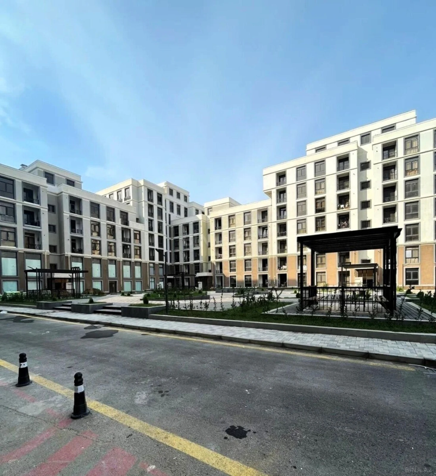 Satılır 3 otaqlı mənzil 117 m²