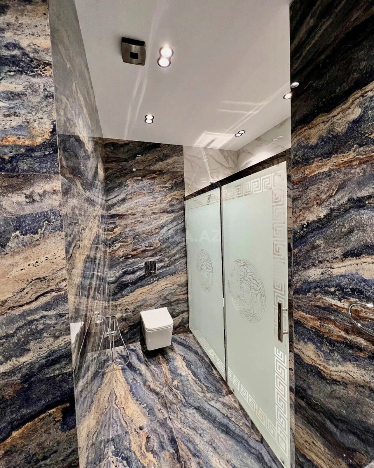 Satılır 3 otaqlı mənzil 117 m²