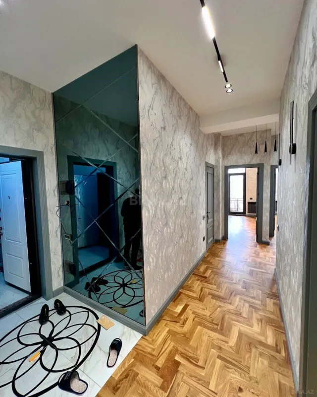 Satılır 3 otaqlı mənzil 117 m²