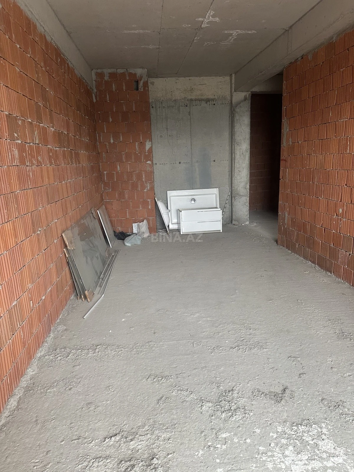 Satılır 3 otaqlı mənzil 114 m²