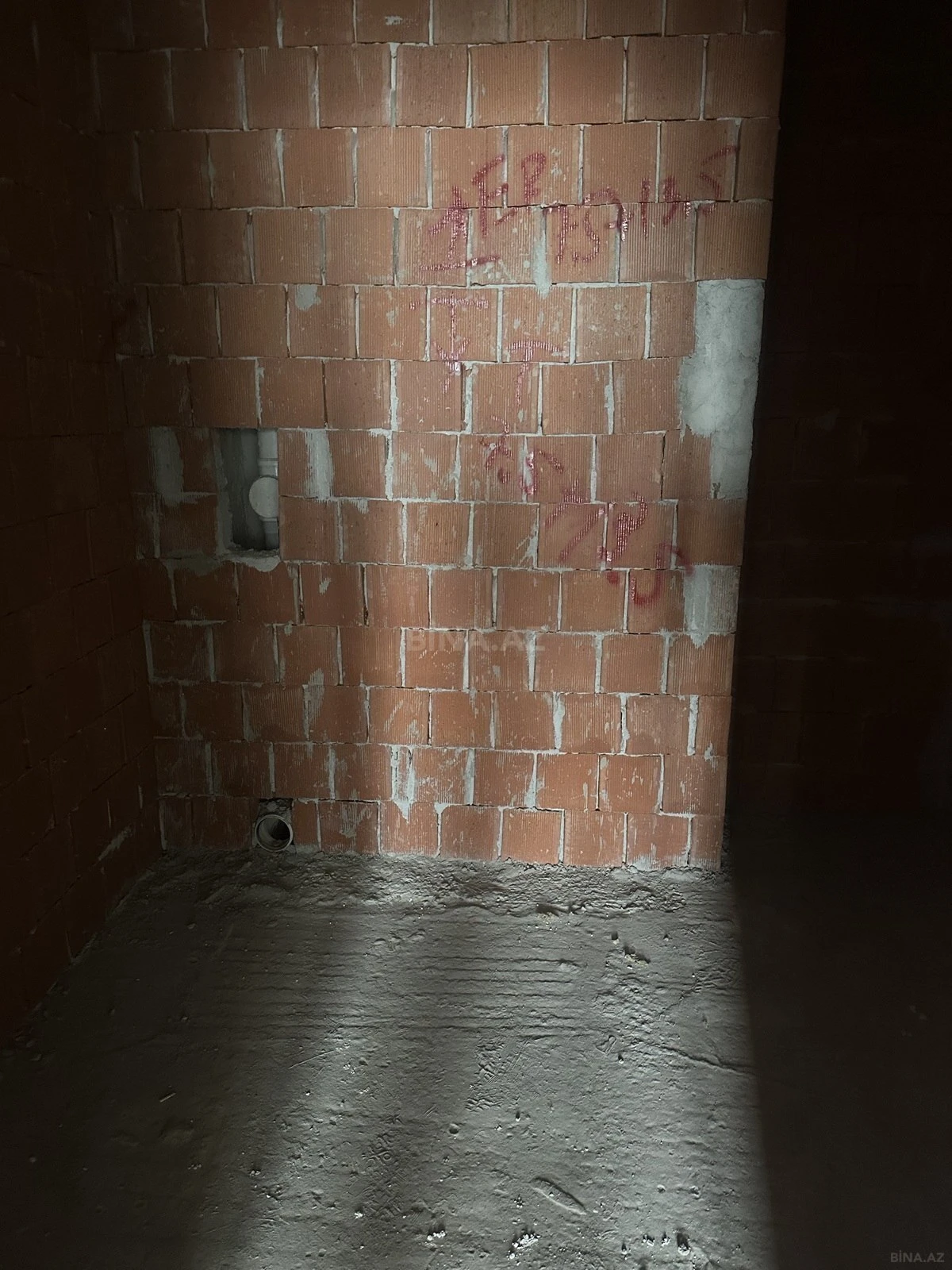 Satılır 3 otaqlı mənzil 114 m²