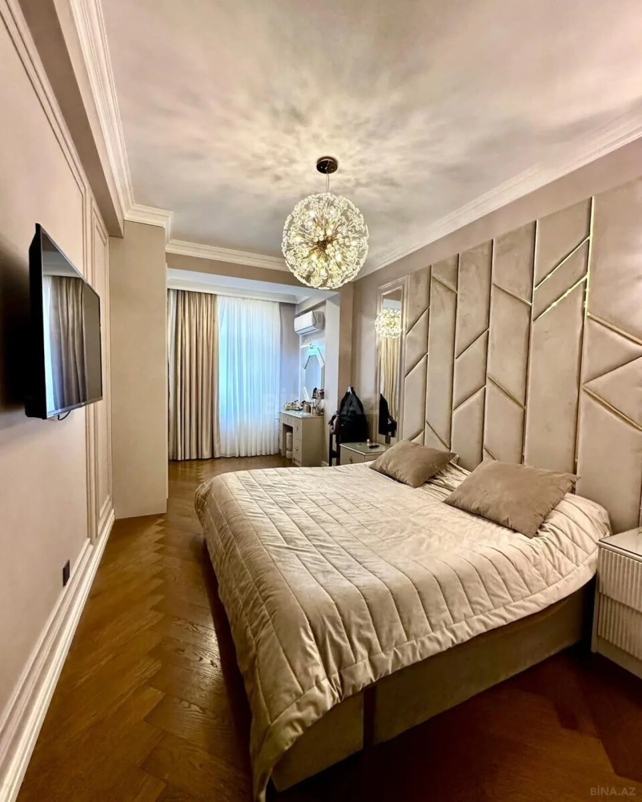 Satılır 4 otaqlı mənzil 138 m²