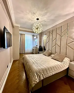 Satılır 4 otaqlı mənzil 138 m²