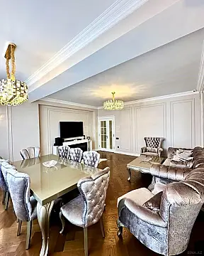 Satılır 4 otaqlı mənzil 138 m²