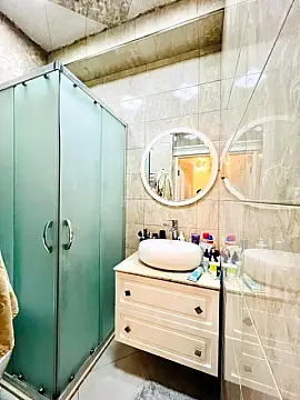 Satılır 4 otaqlı mənzil 138 m²