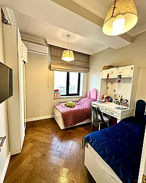 Satılır 4 otaqlı mənzil 138 m²
