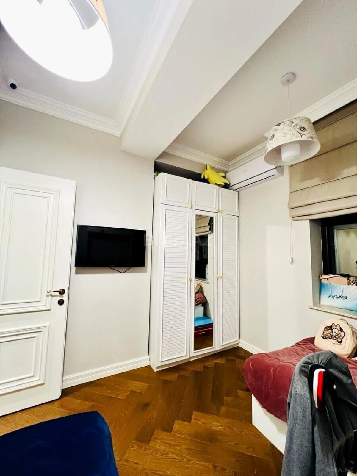 Satılır 4 otaqlı mənzil 138 m²