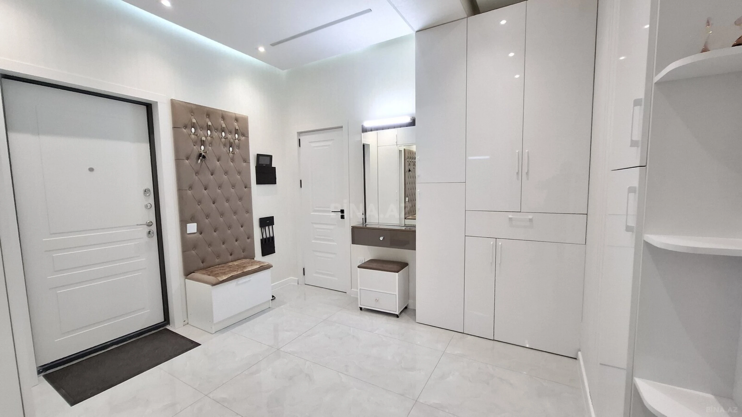 Satılır 2 otaqlı mənzil 65 m²