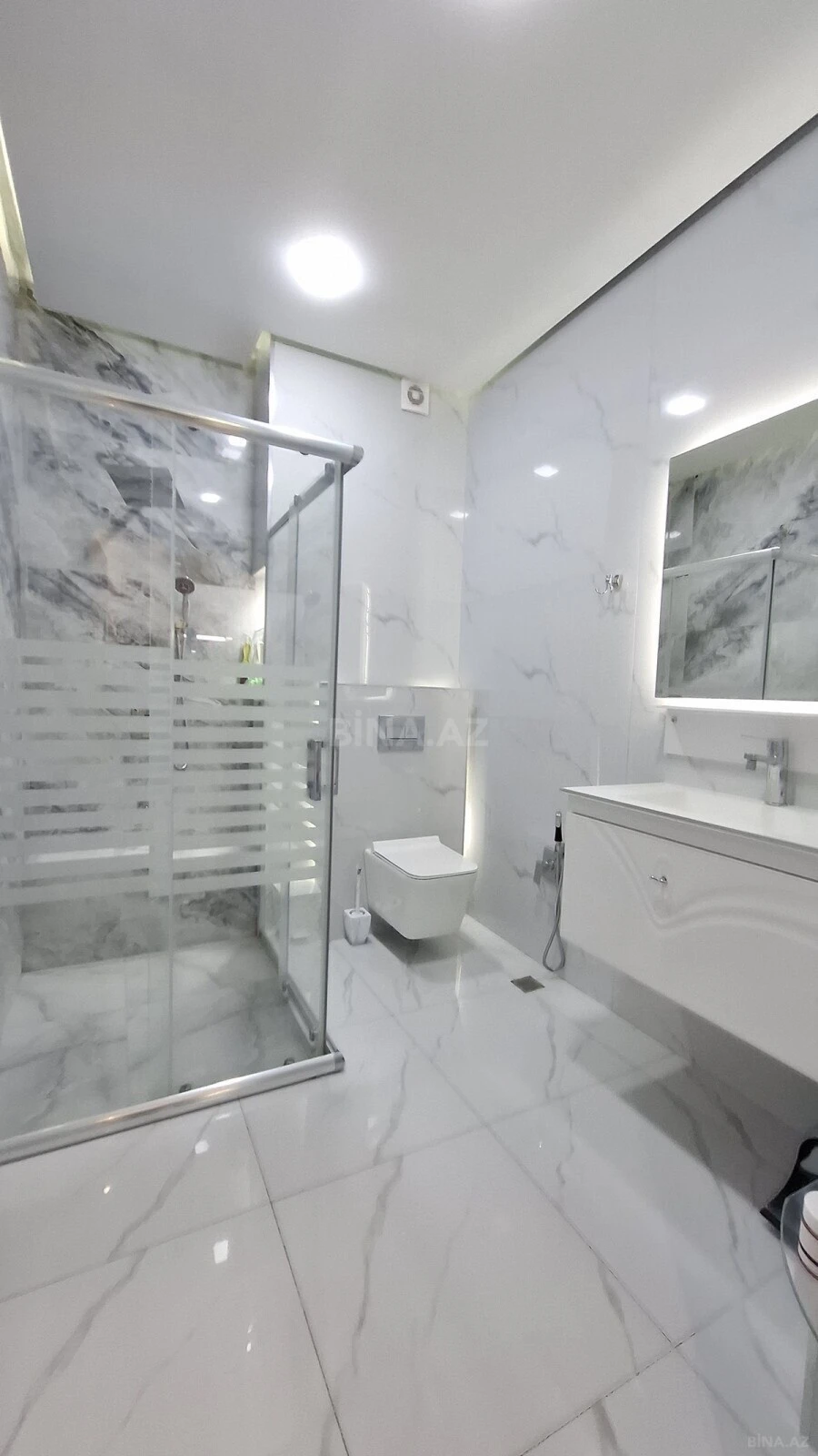 Satılır 2 otaqlı mənzil 65 m²