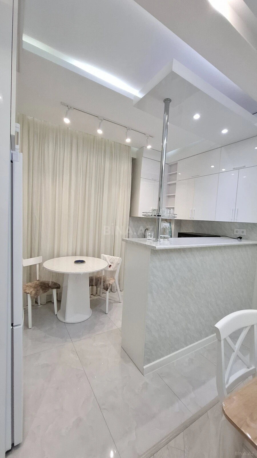 Satılır 2 otaqlı mənzil 65 m²