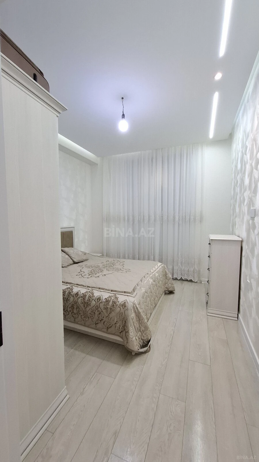 Satılır 2 otaqlı mənzil 65 m²