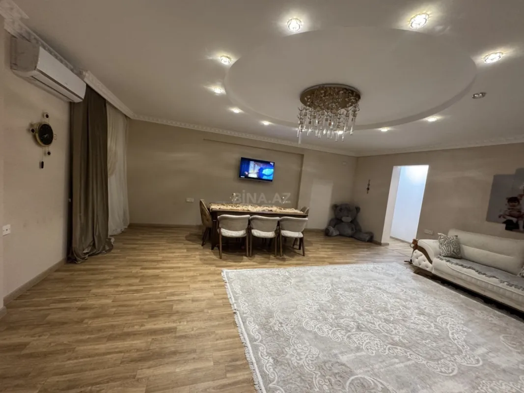 Satılır 3 otaqlı mənzil 118 m²