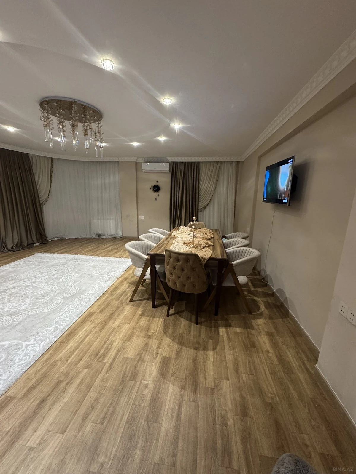 Satılır 3 otaqlı mənzil 118 m²