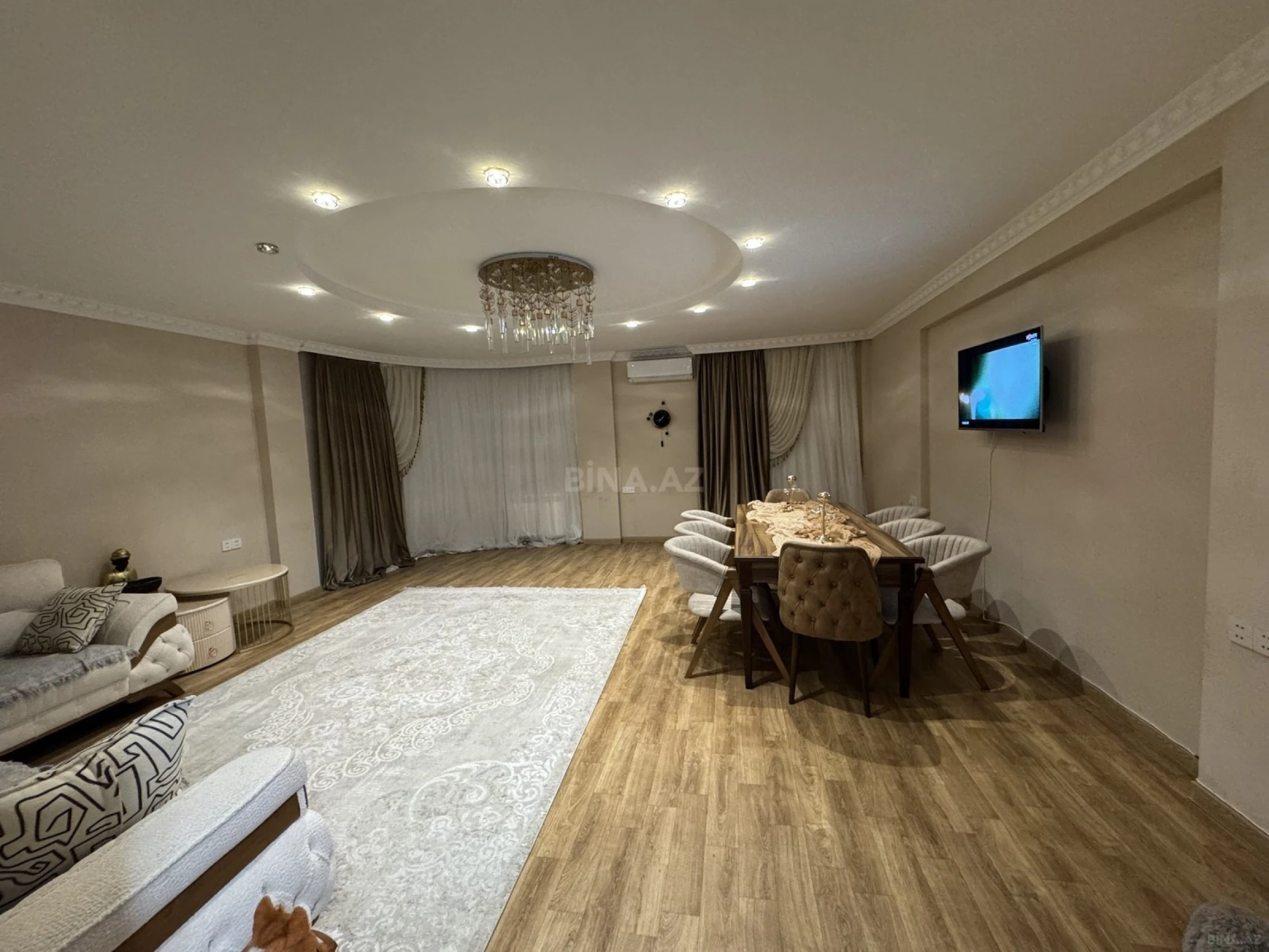Satılır 3 otaqlı mənzil 118 m²
