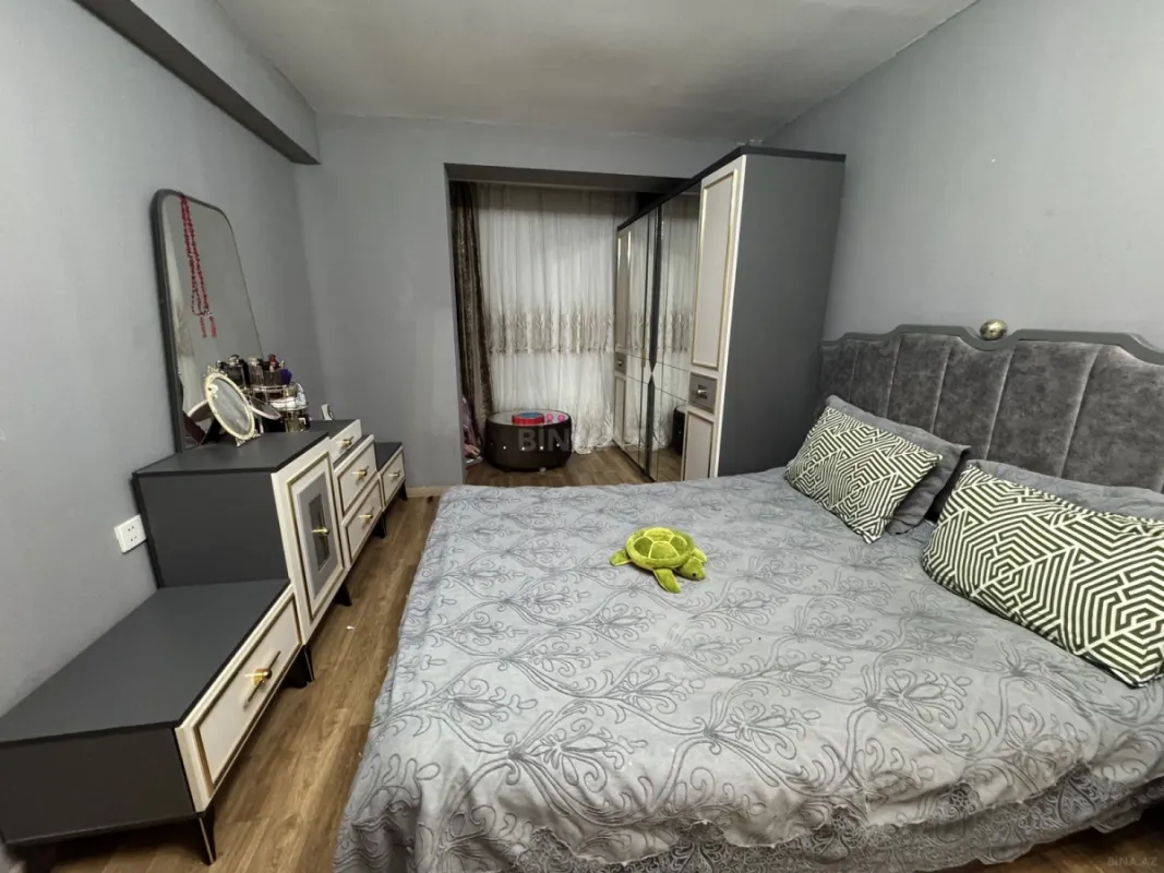 Satılır 3 otaqlı mənzil 118 m²