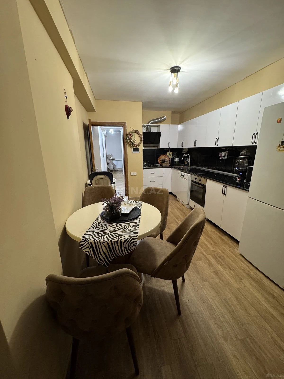 Satılır 3 otaqlı mənzil 118 m²