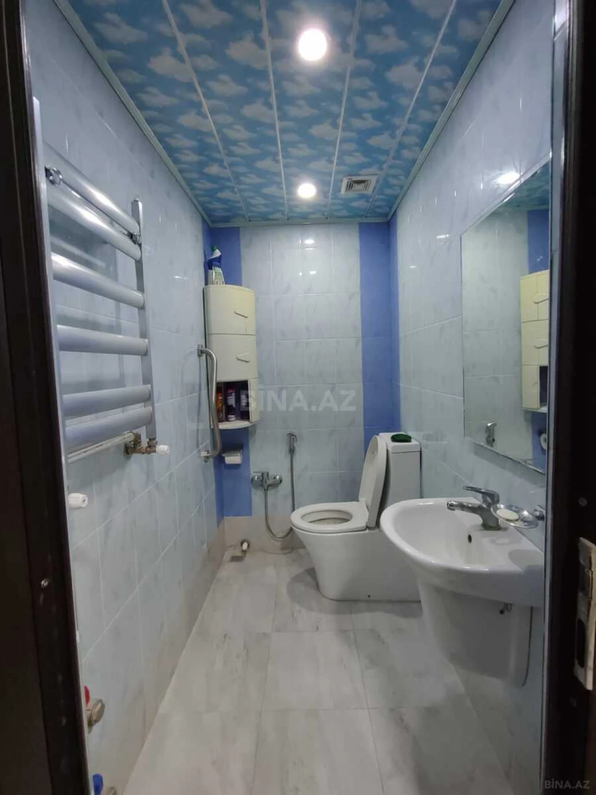 Satılır 6 otaqlı həyət evi 300 m²