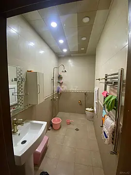 Satılır 6 otaqlı həyət evi 300 m²