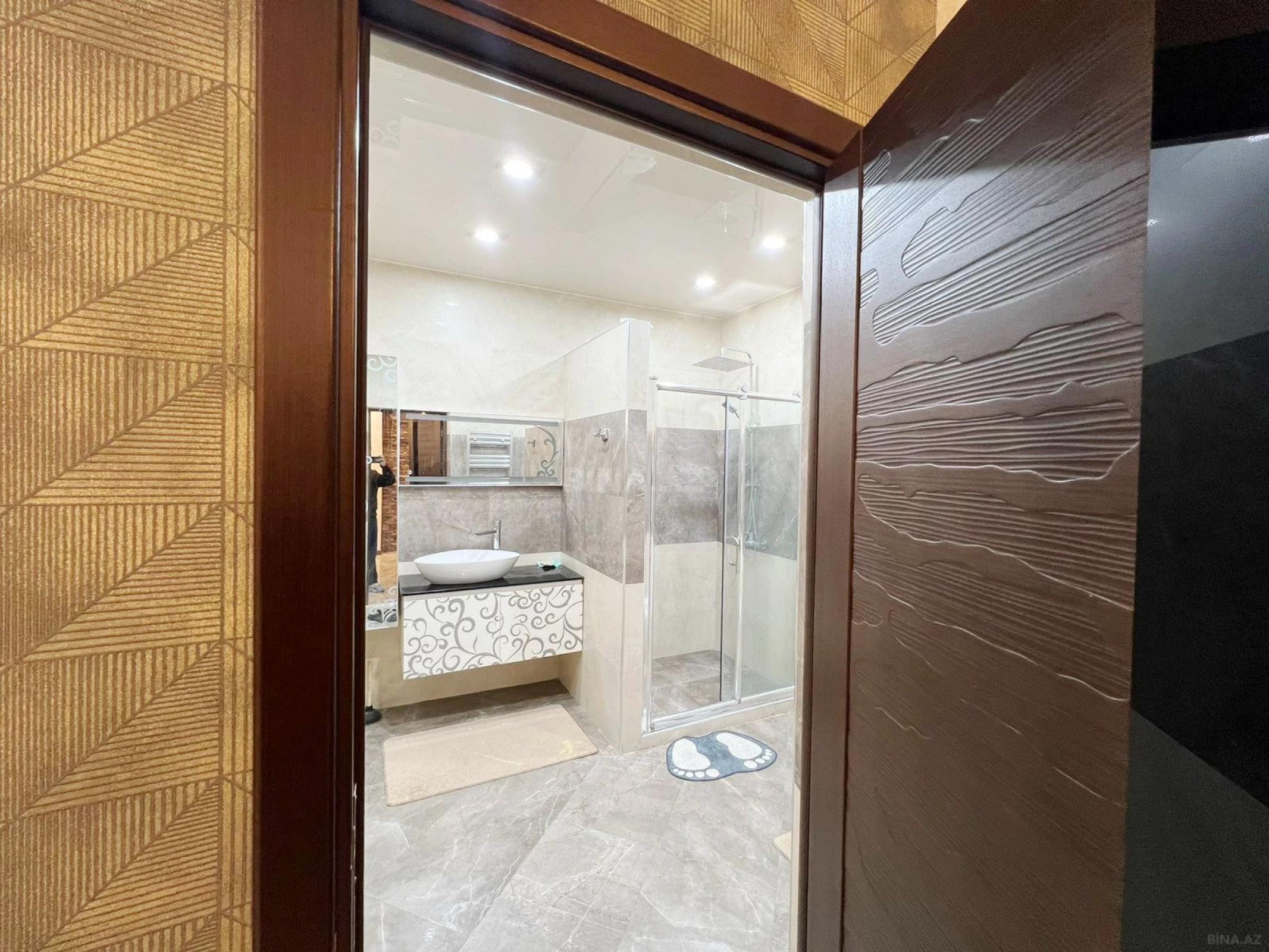 Kirayə verilir 3 otaqlı mənzil 150 m²