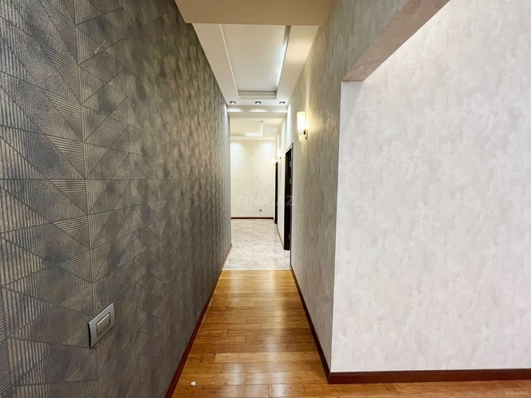 Kirayə verilir 3 otaqlı mənzil 150 m²