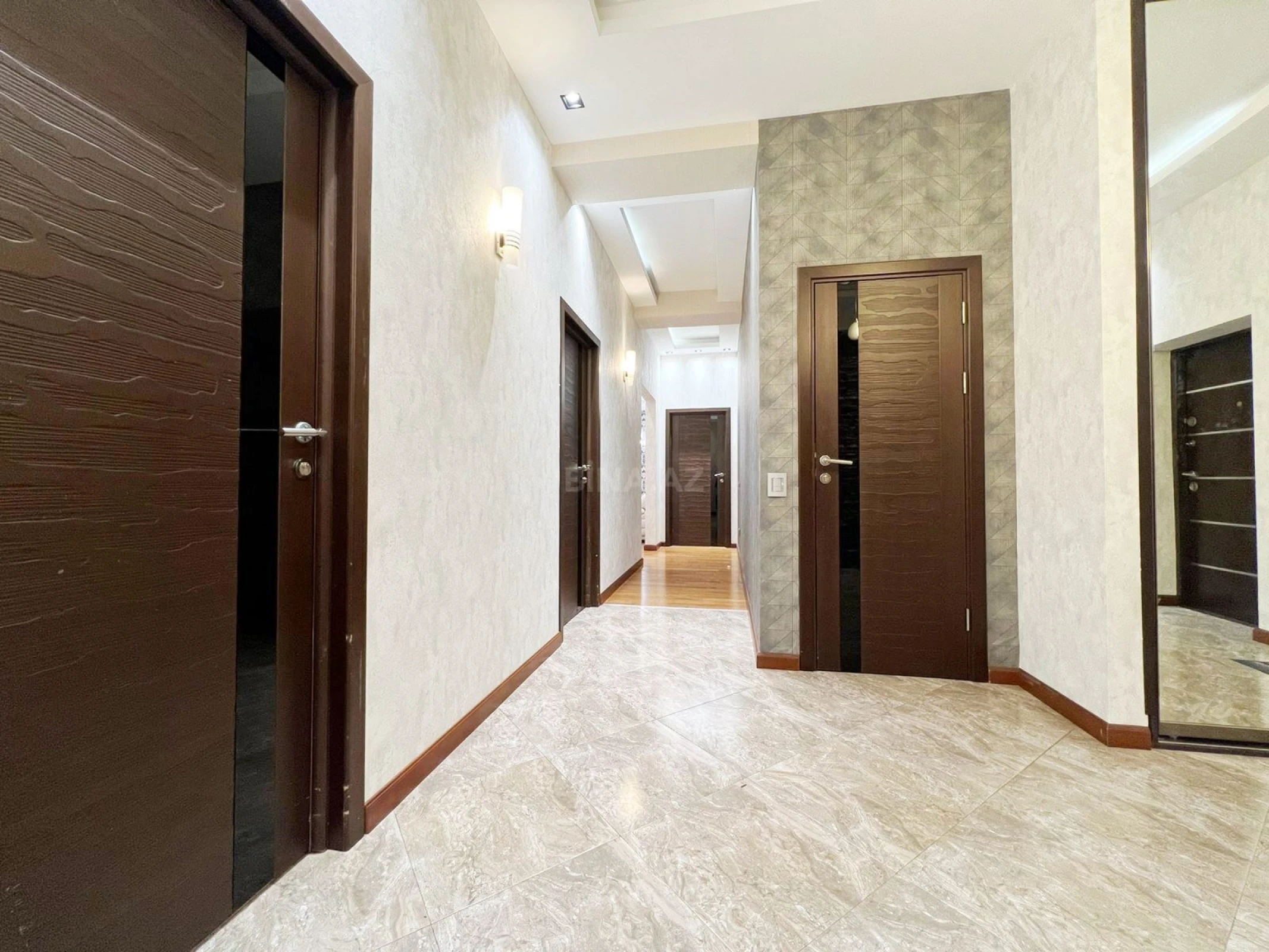 Kirayə verilir 3 otaqlı mənzil 150 m²