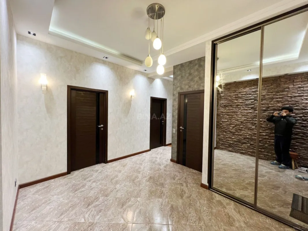 Kirayə verilir 3 otaqlı mənzil 150 m²