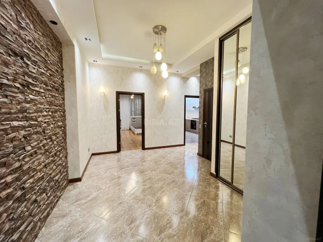 Kirayə verilir 3 otaqlı mənzil 150 m²
