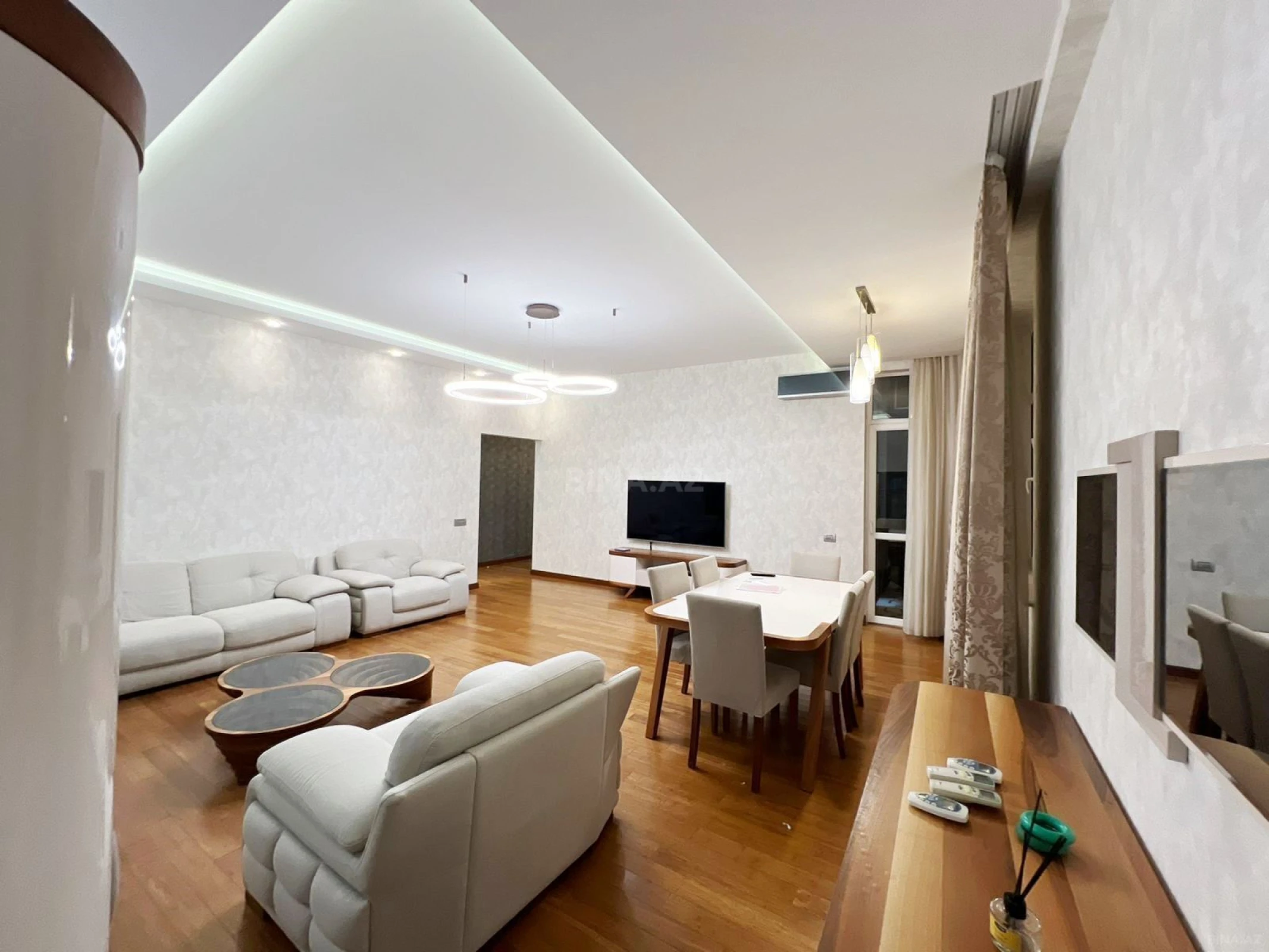 Kirayə verilir 3 otaqlı mənzil 150 m²