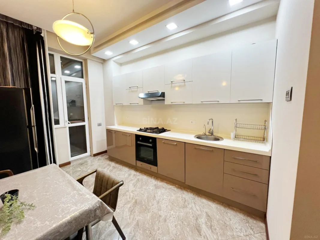 Kirayə verilir 3 otaqlı mənzil 150 m²