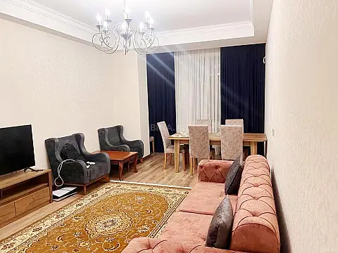 Kirayə verilir 2 otaqlı mənzil 70 m²