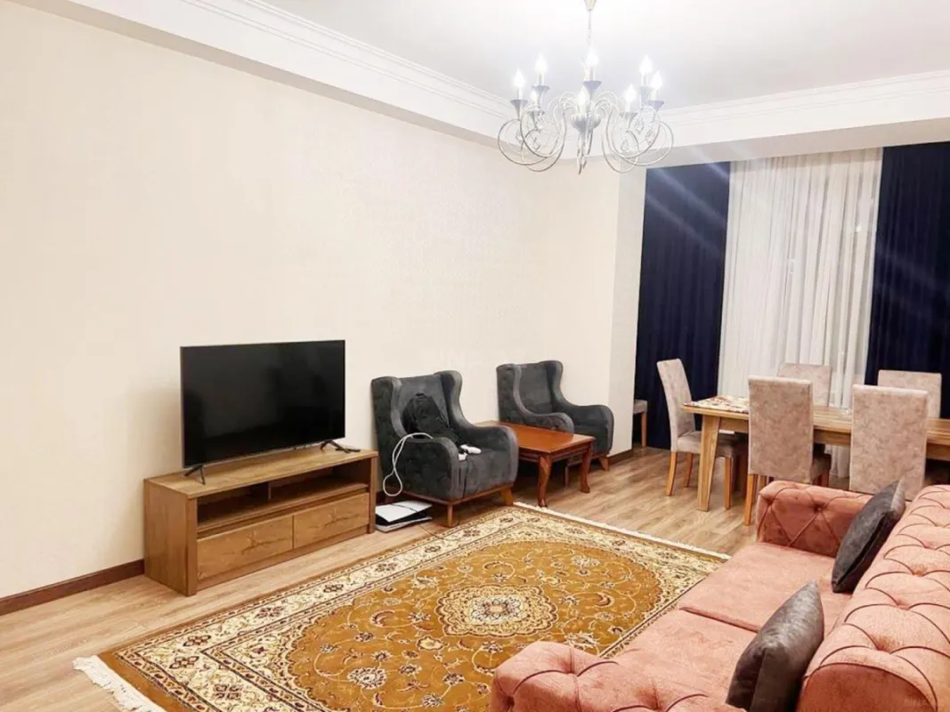 Kirayə verilir 2 otaqlı mənzil 70 m²