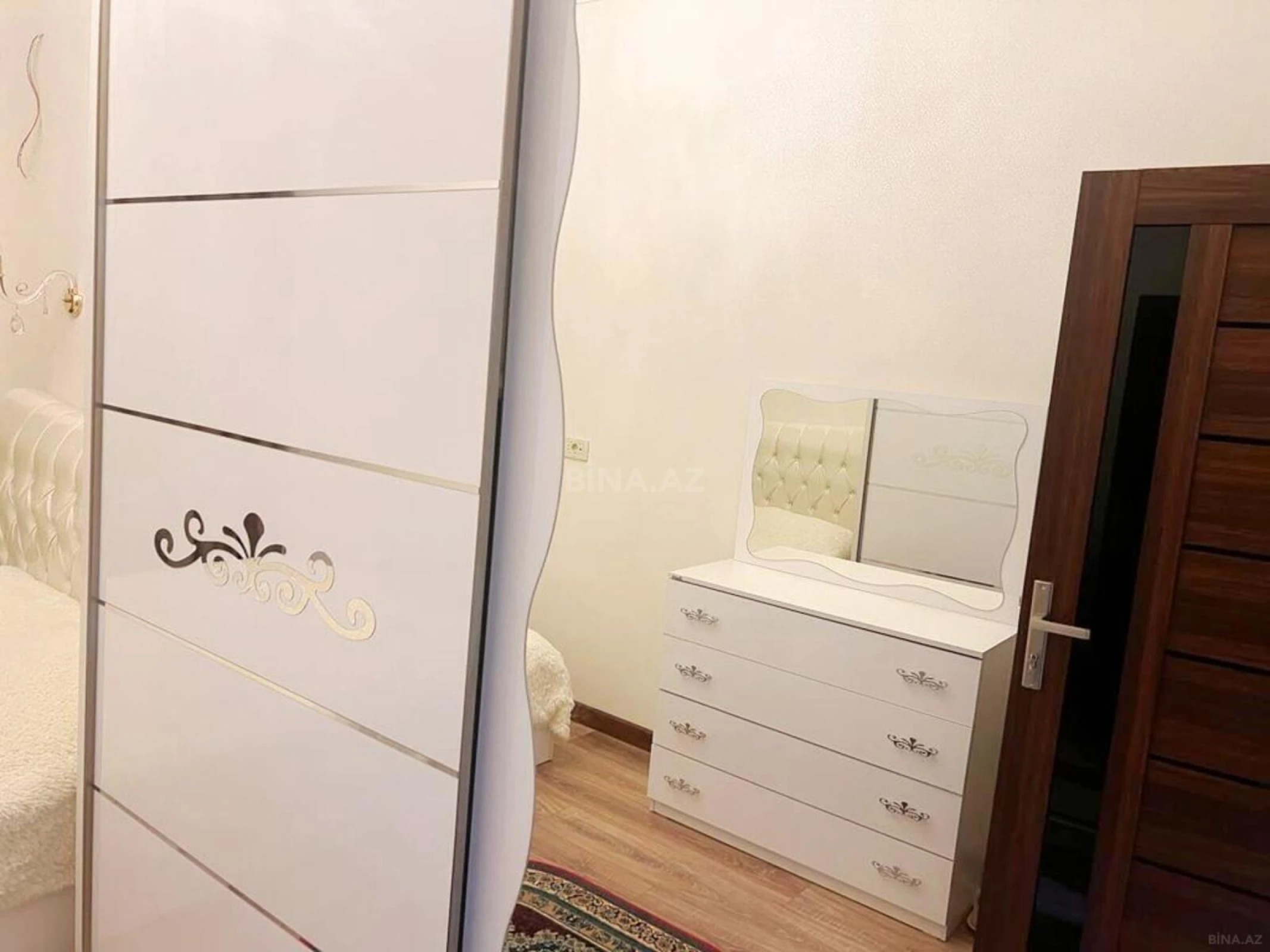 Kirayə verilir 2 otaqlı mənzil 70 m²