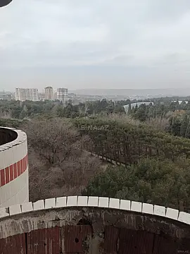 Satılır 4 otaqlı mənzil 172 m²