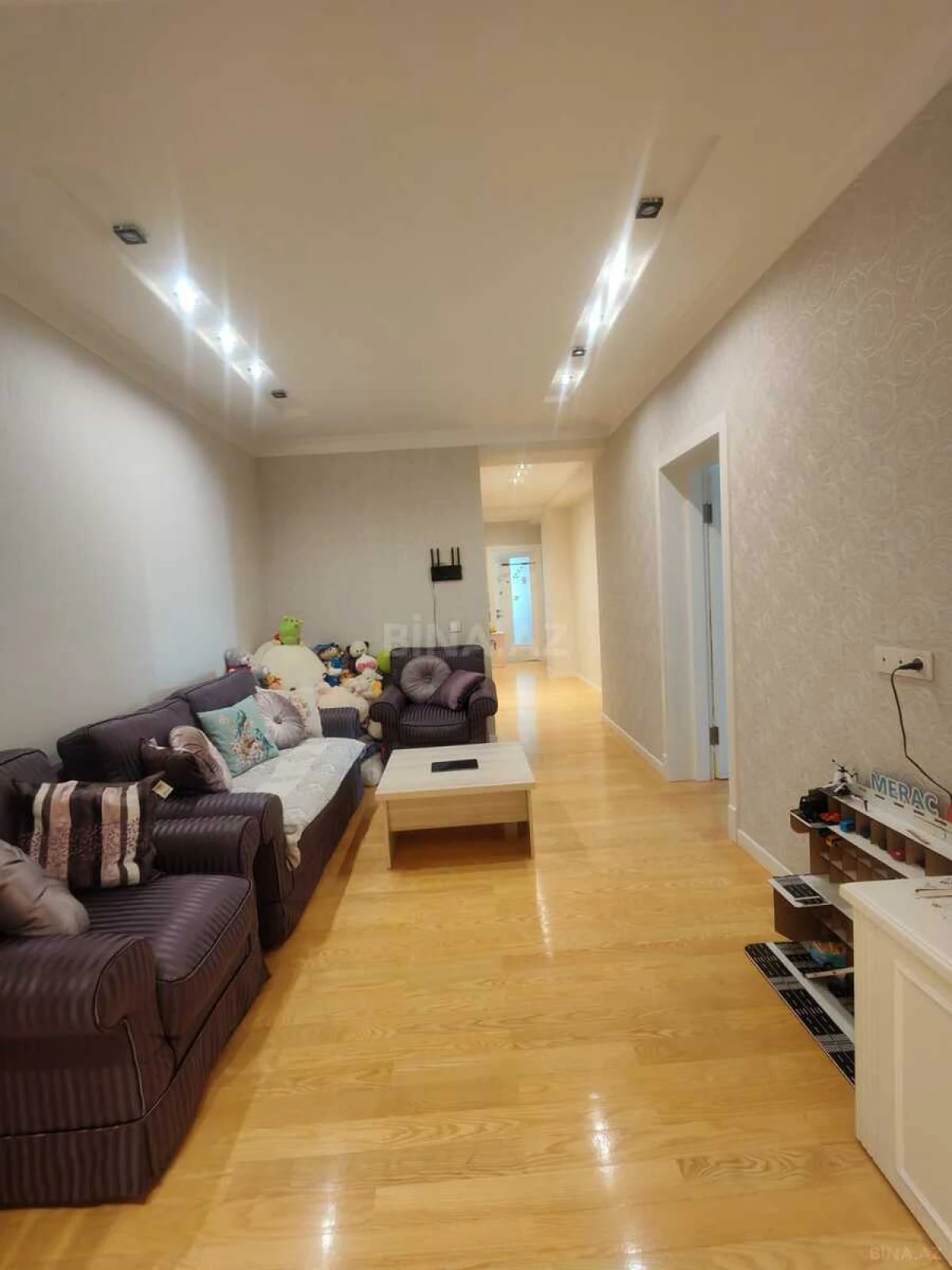 Satılır 3 otaqlı mənzil 132 m²