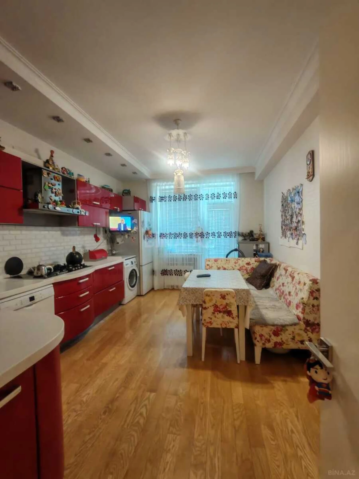 Satılır 3 otaqlı mənzil 132 m²