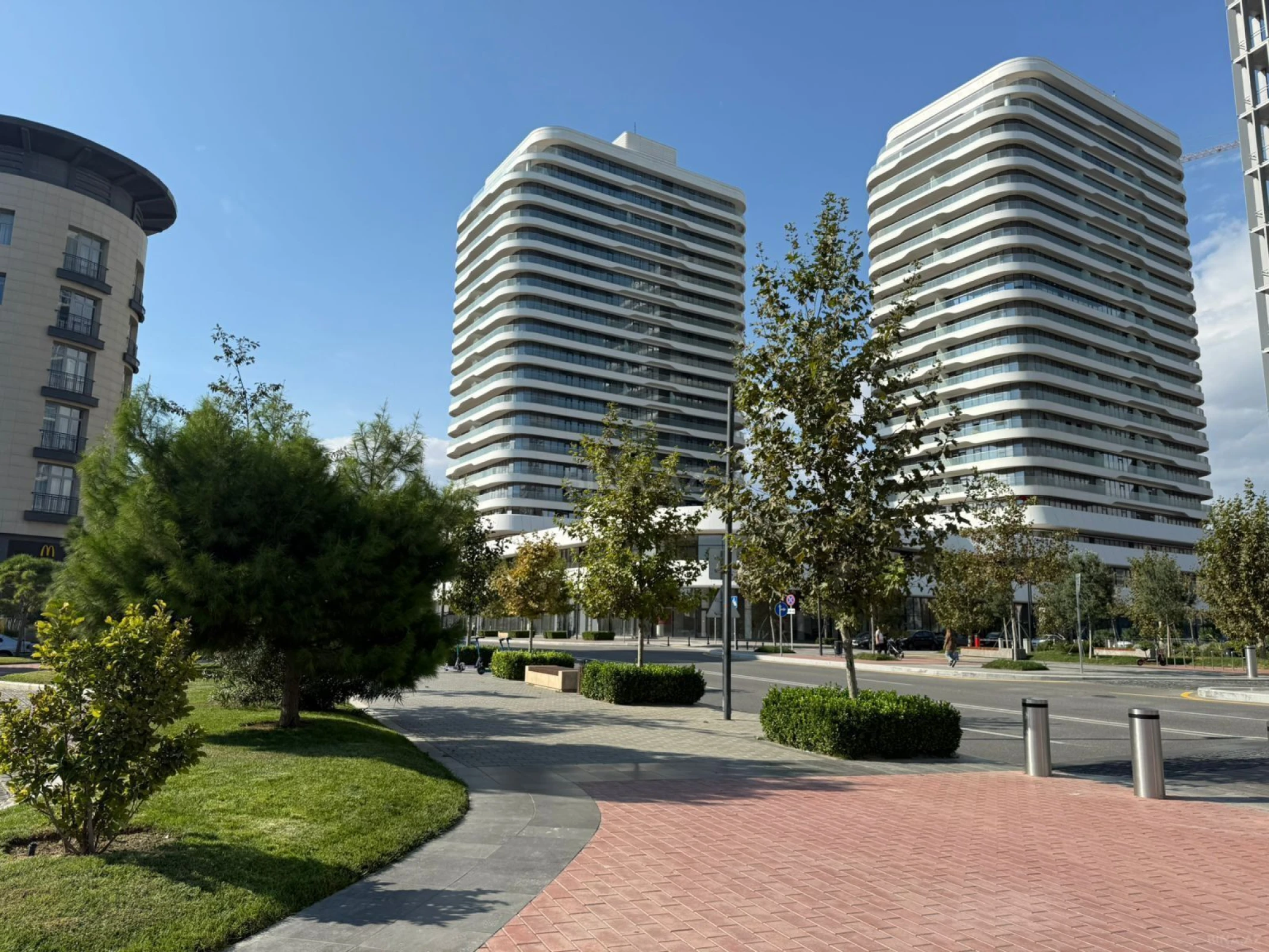 Satılır 3 otaqlı mənzil 187 m²