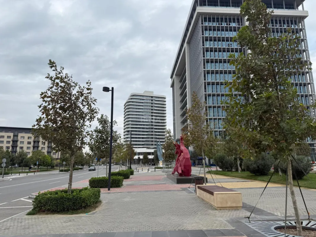 Satılır 3 otaqlı mənzil 187 m²