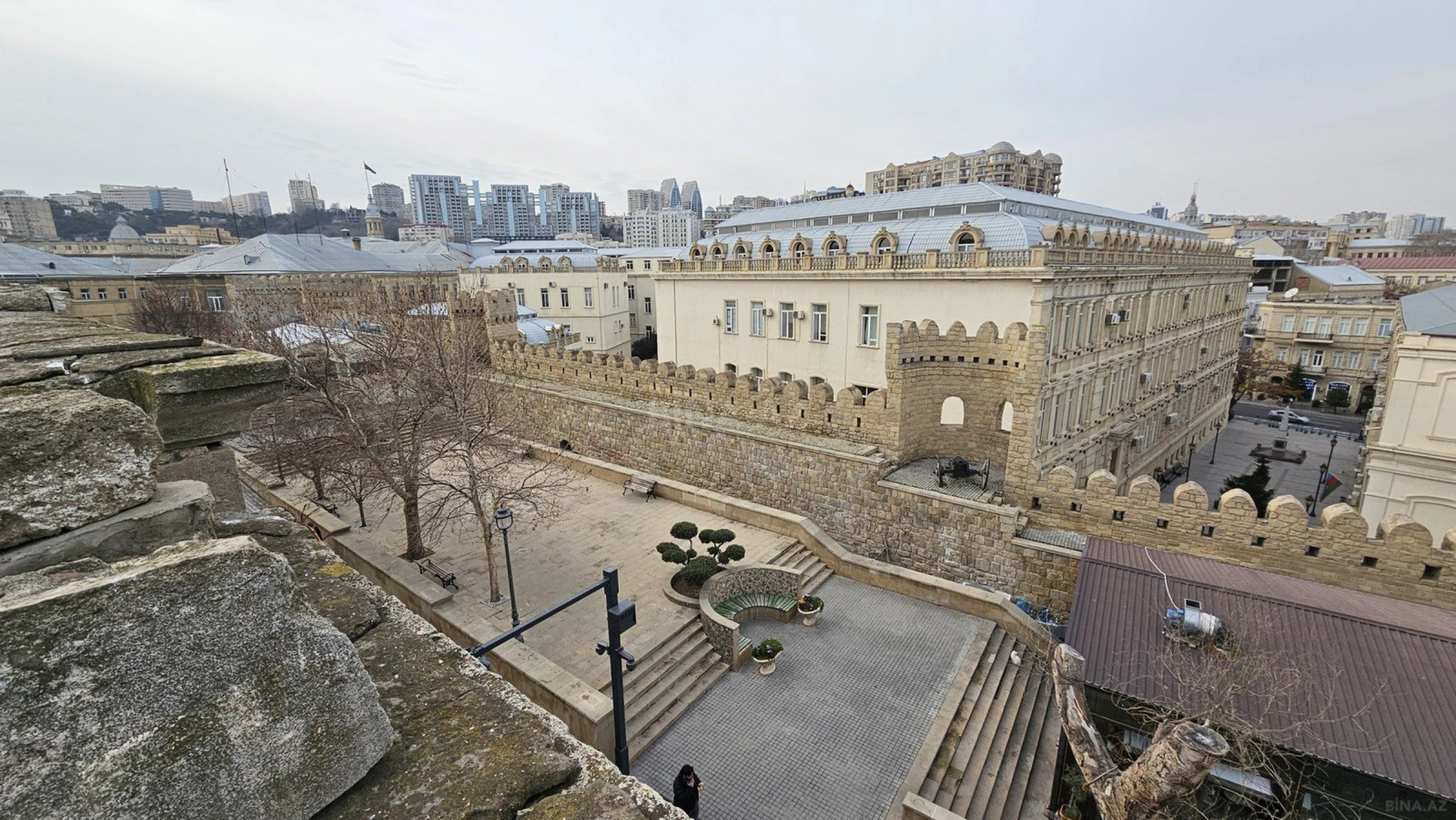 Satılır 2 otaqlı mənzil 60 m²