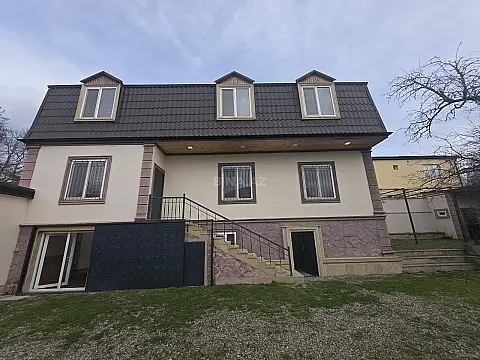 Satılır 6 otaqlı həyət evi 250 m² — Şamaxı 6 otaq 250.00 m²