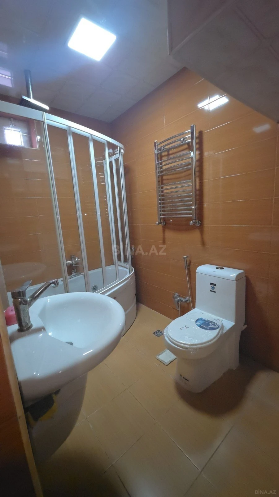 Satılır 6 otaqlı həyət evi 250 m²