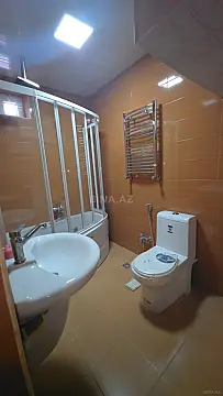 Satılır 6 otaqlı həyət evi 250 m²