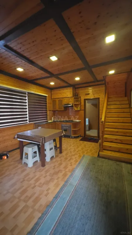 Satılır 6 otaqlı həyət evi 250 m²