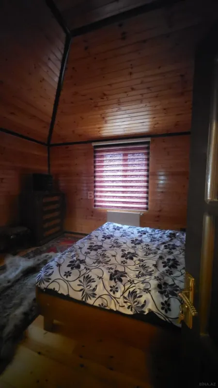 Satılır 6 otaqlı həyət evi 250 m²