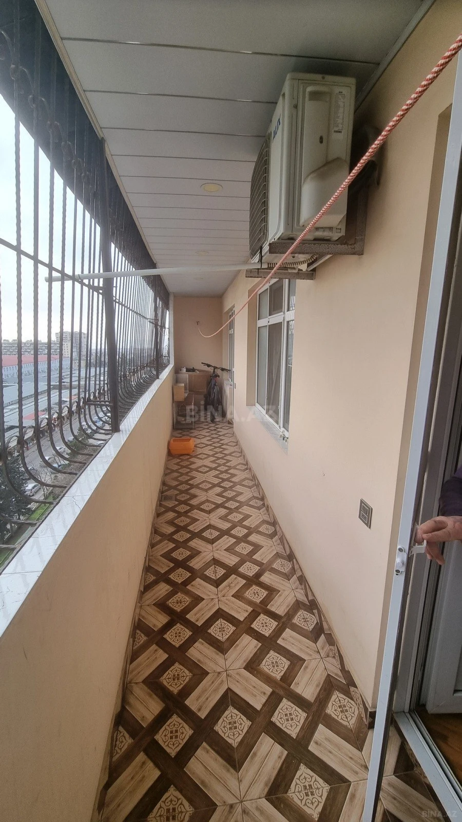 Satılır 4 otaqlı mənzil 100 m²