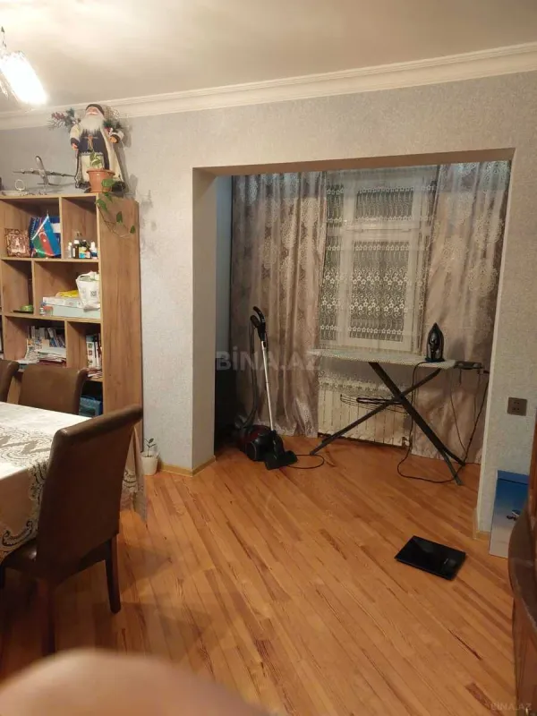 Satılır 4 otaqlı mənzil 100 m²