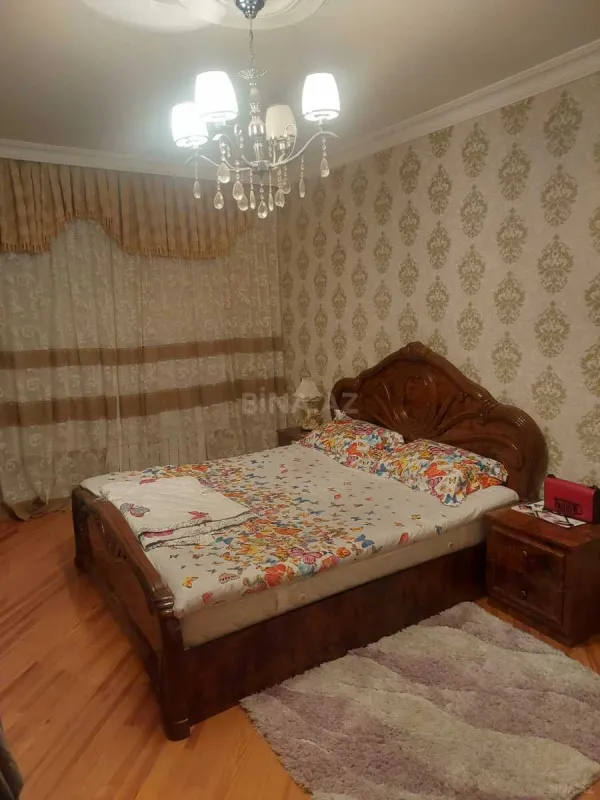 Satılır 4 otaqlı mənzil 100 m²