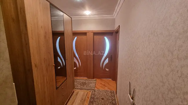 Satılır 4 otaqlı mənzil 100 m²