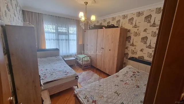 Satılır 4 otaqlı mənzil 100 m²
